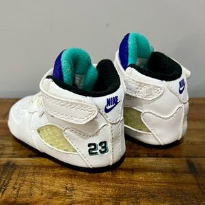 Nike Kids White Sneakers with Teal and Purple Accents (23)
